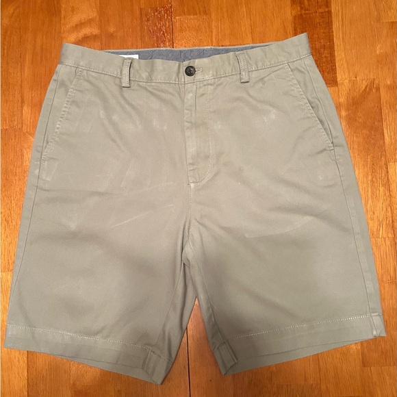 Amazon Essentials Men's Classic-Fit - Picture 2 of 5